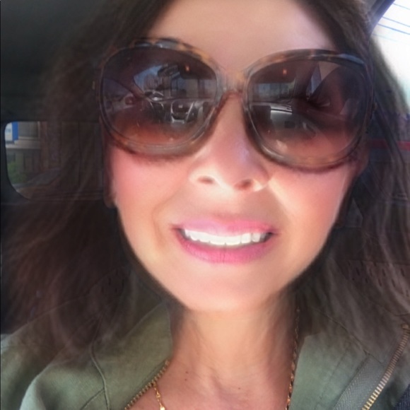 Meet your Posher, Maya - Picture 1 of 1